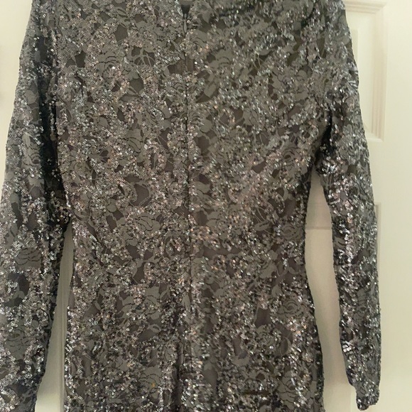 A woman’s Ralph Lauren evening size 8 dazzle them - Picture 7 of 13